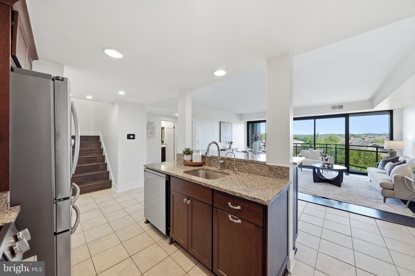 1530 Key Blvd #520 Property Photo 5