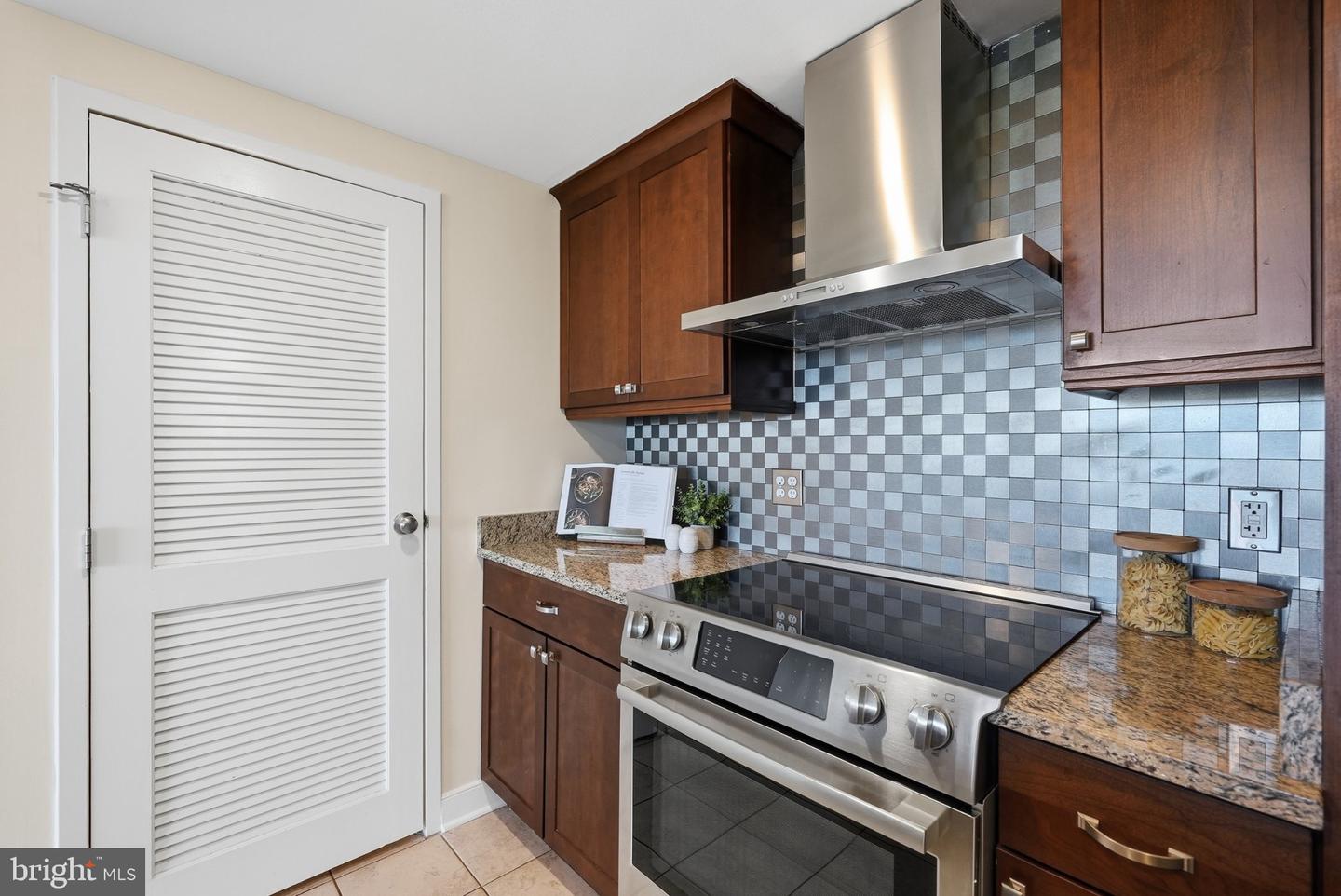 1530 Key Blvd #520 Property Photo 8