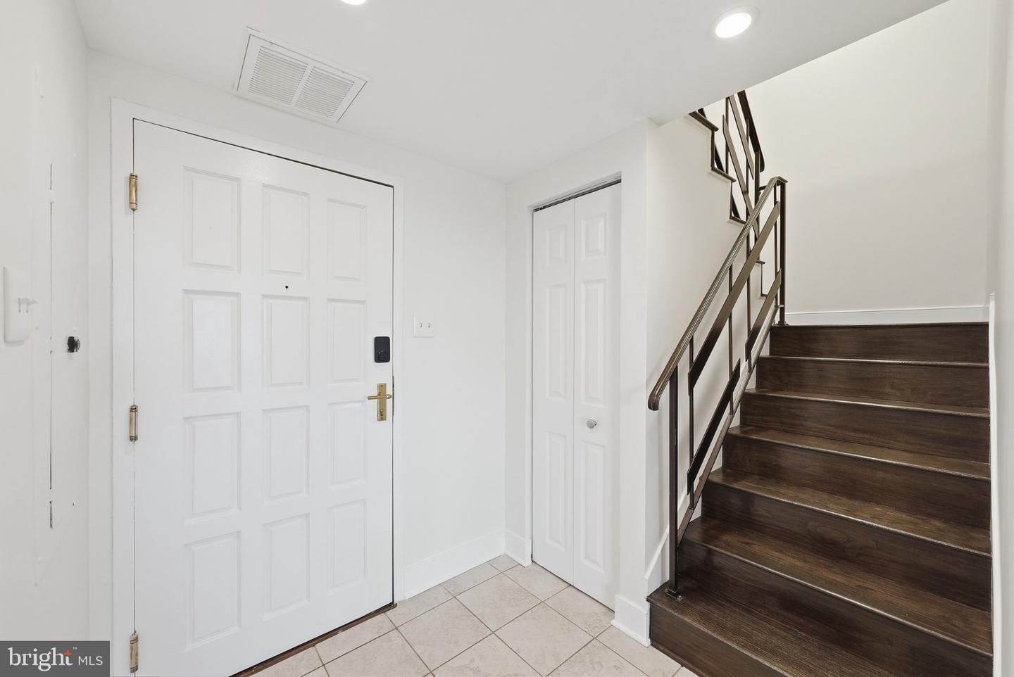 1530 Key Blvd #520 Property Photo 15