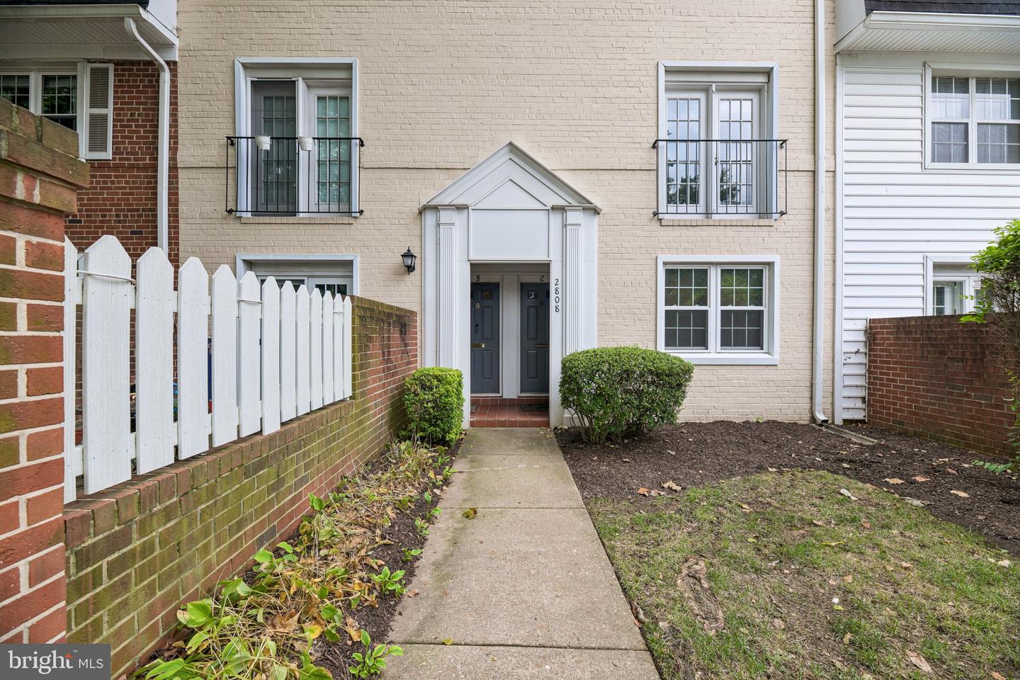 2808 S Wakefield St #c Property Photo 1