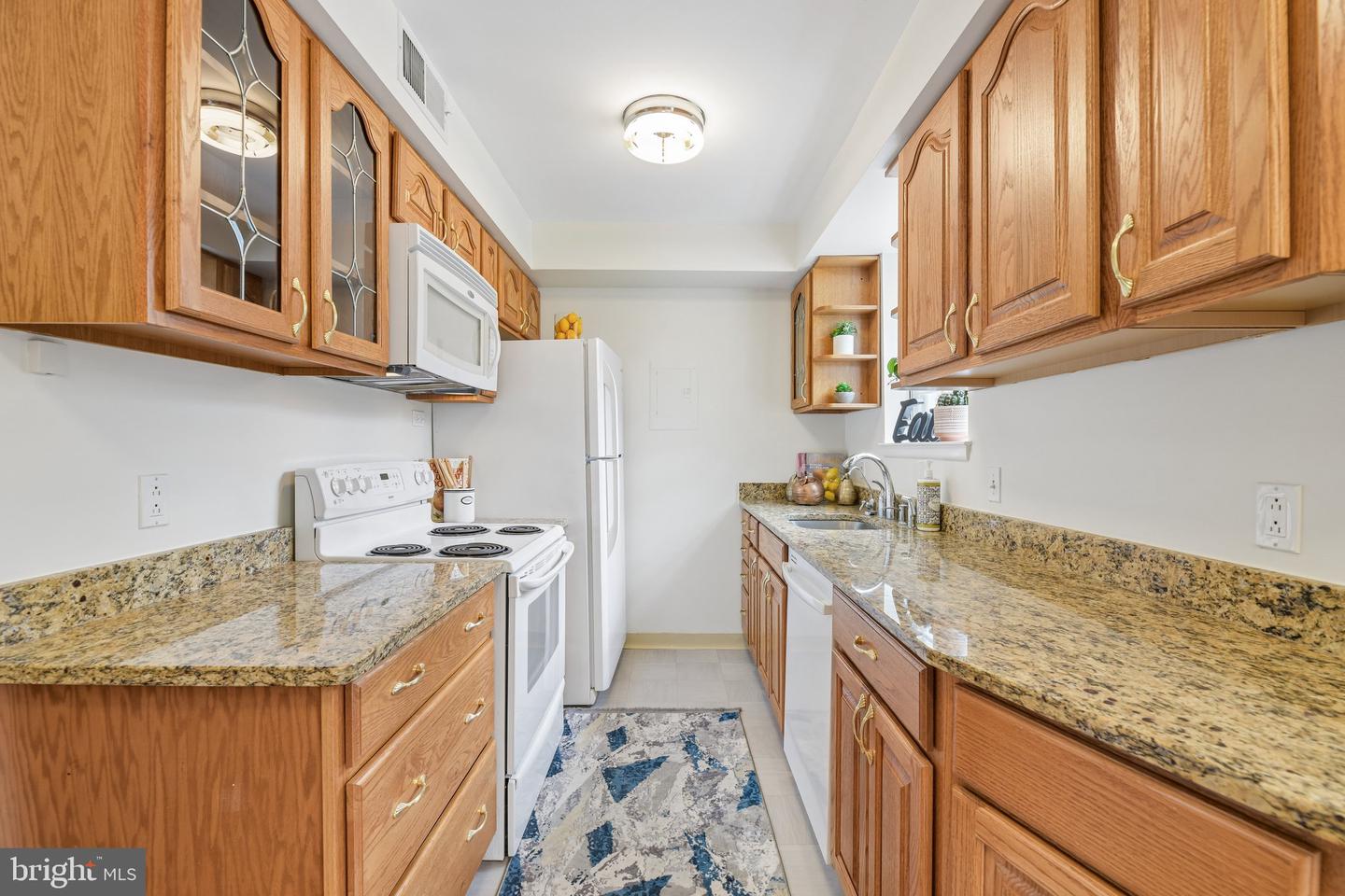 2808 S Wakefield St #c Property Photo 24