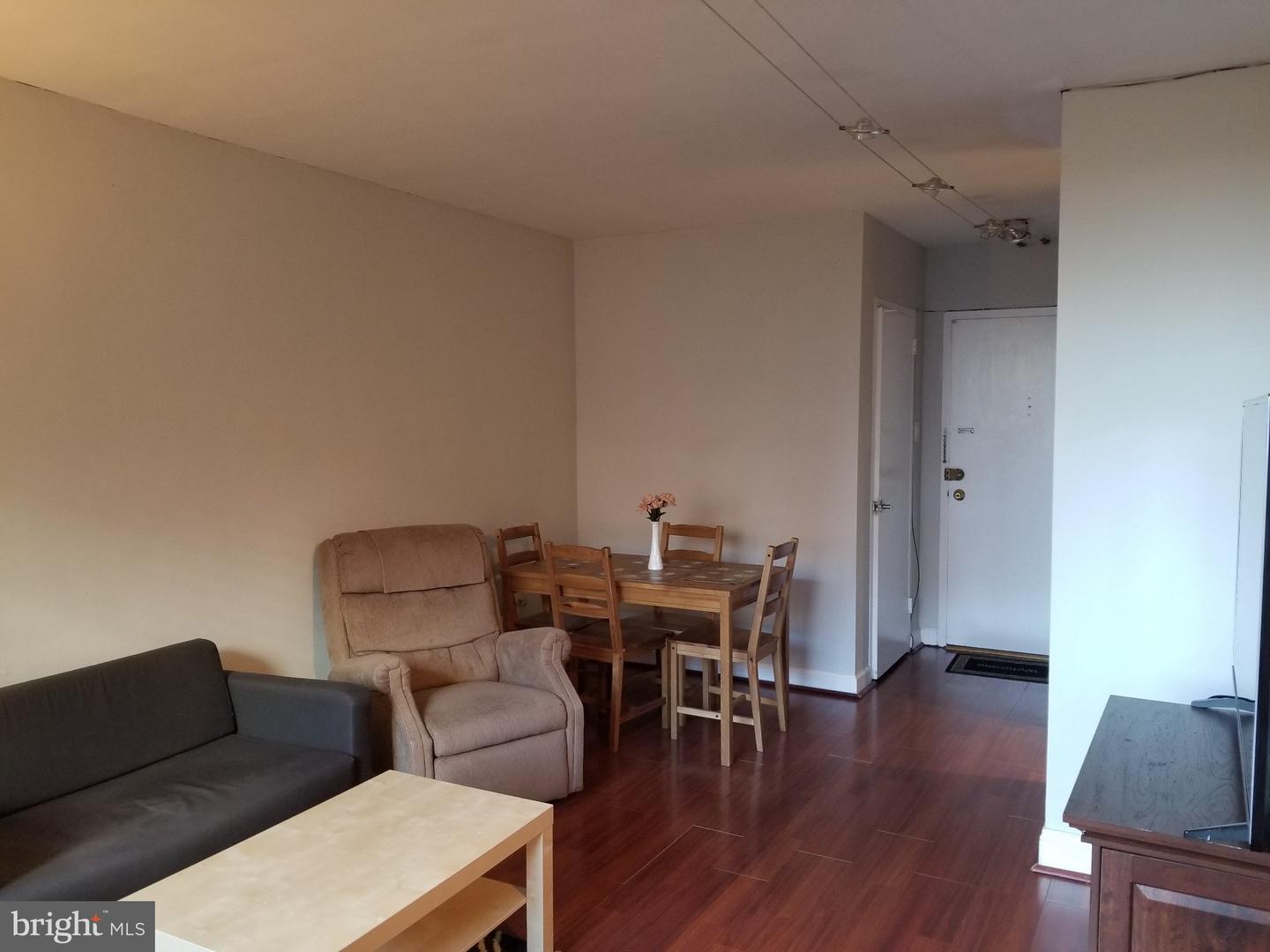 1011 Arlington Blvd #508 Property Photo 7