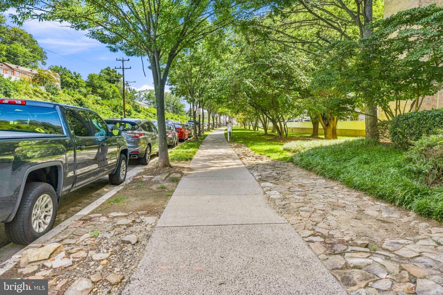 4600 S Four Mile Run Dr #822 Property Photo 27