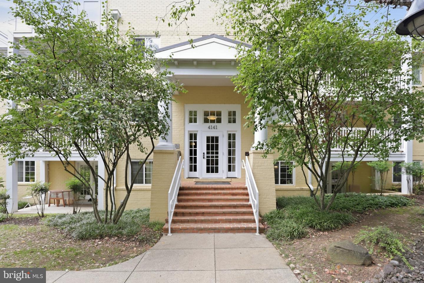 4141 S Four Mile Run Dr #402 Property Photo 1