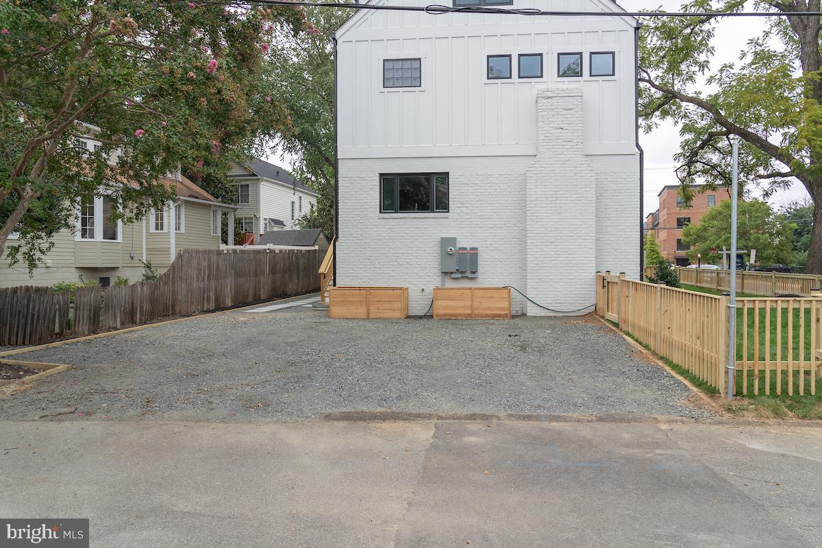 2209 18th St N Property Photo 63