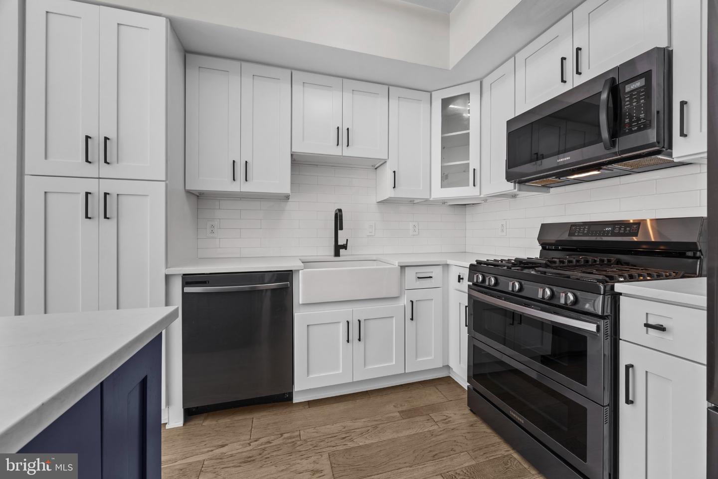 1021 N Garfield St #b38 Property Photo 12