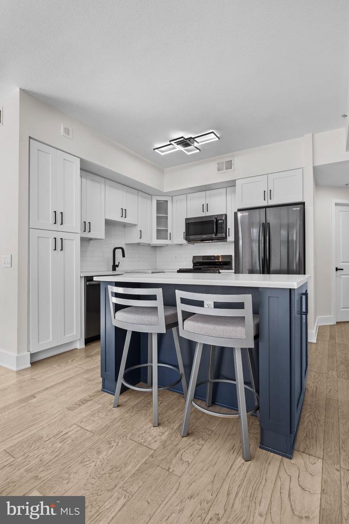 1021 N Garfield St #b38 Property Photo 14