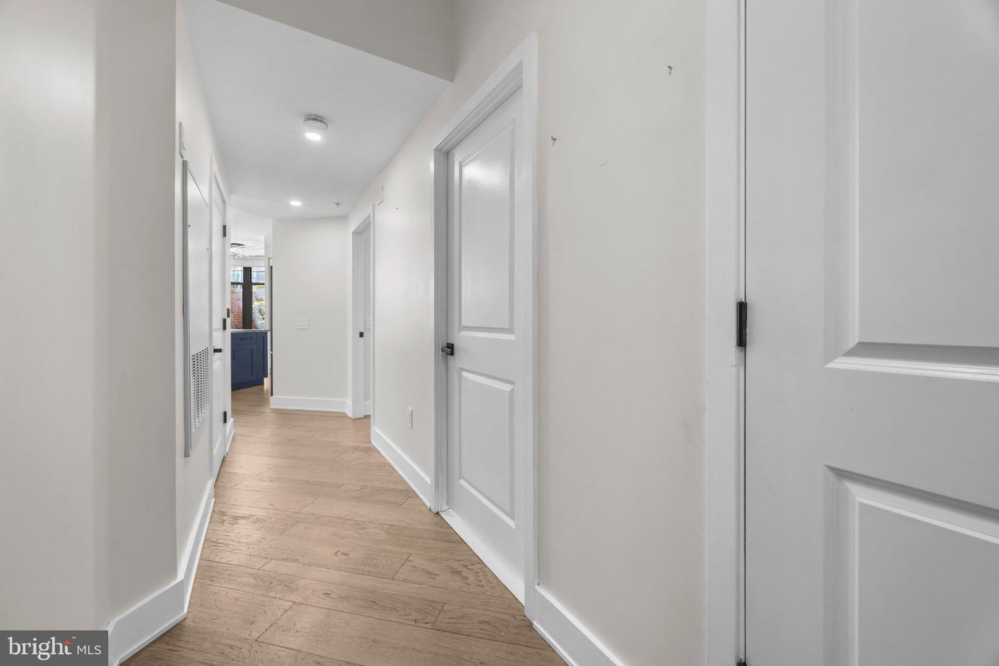 1021 N Garfield St #b38 Property Photo 16
