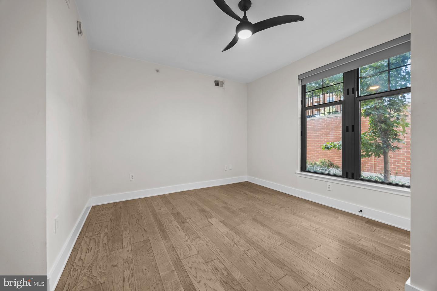 1021 N Garfield St #b38 Property Photo 20