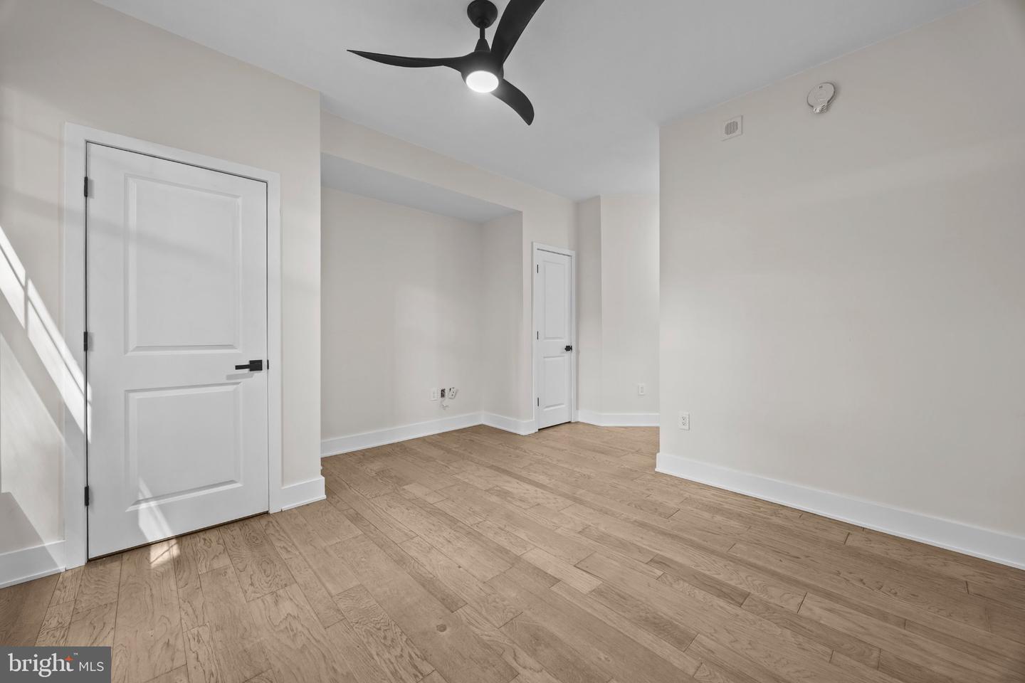 1021 N Garfield St #b38 Property Photo 21