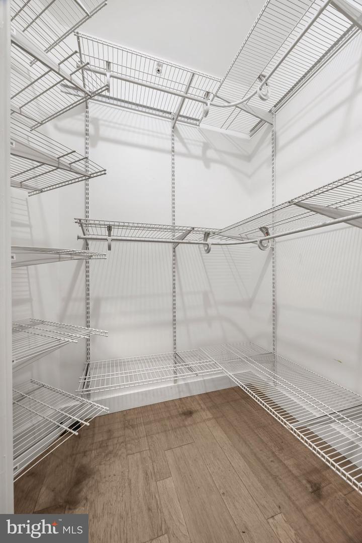 1021 N Garfield St #b38 Property Photo 23