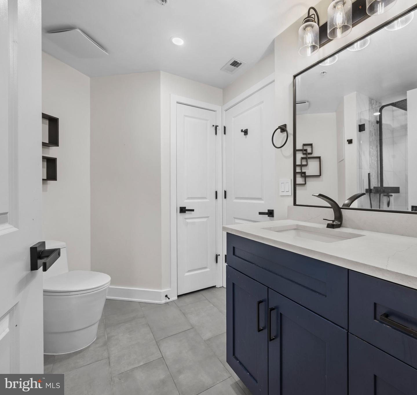 1021 N Garfield St #b38 Property Photo 26