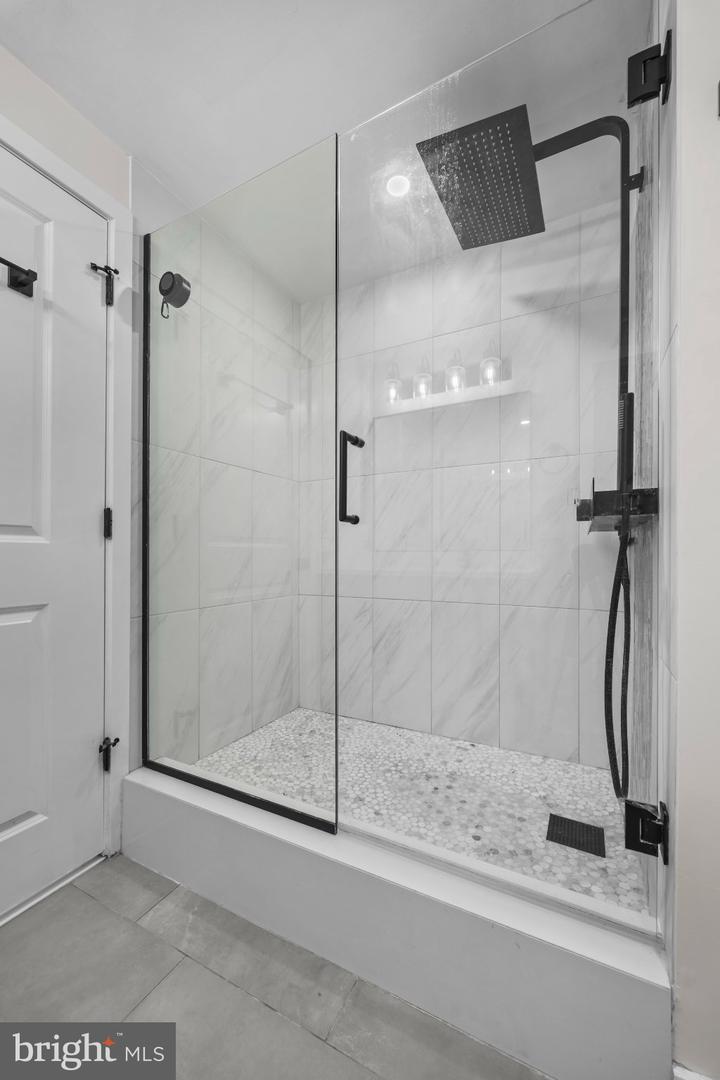 1021 N Garfield St #b38 Property Photo 28