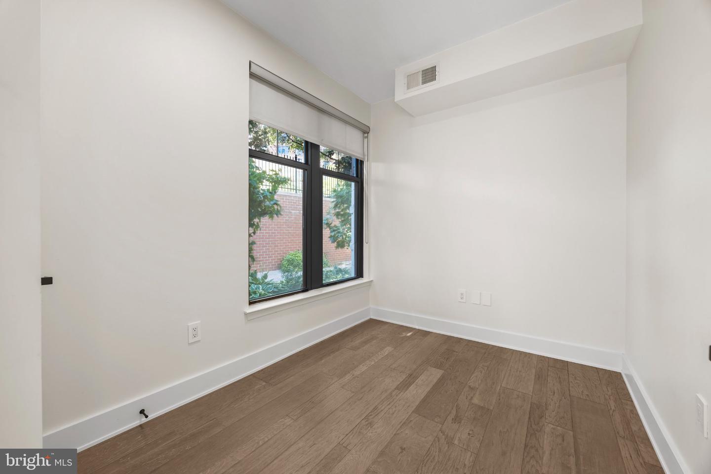 1021 N Garfield St #b38 Property Photo 29