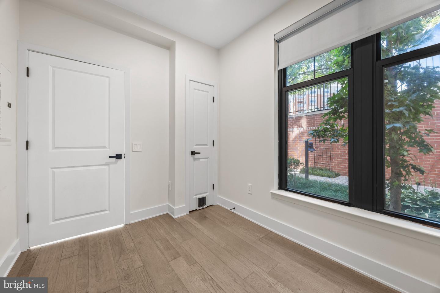 1021 N Garfield St #b38 Property Photo 30