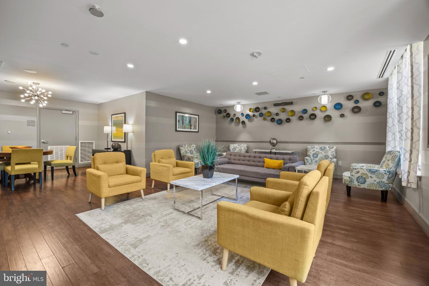 1021 N Garfield St #b38 Property Photo 41