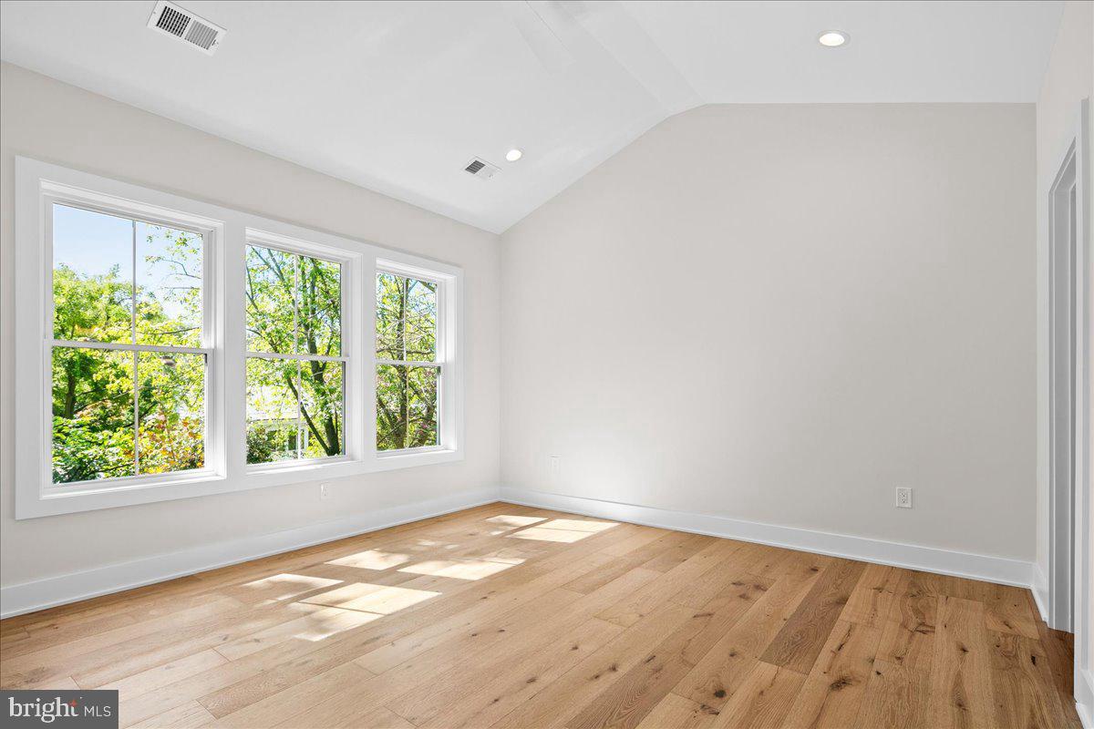 5412 21st St N Property Photo 61