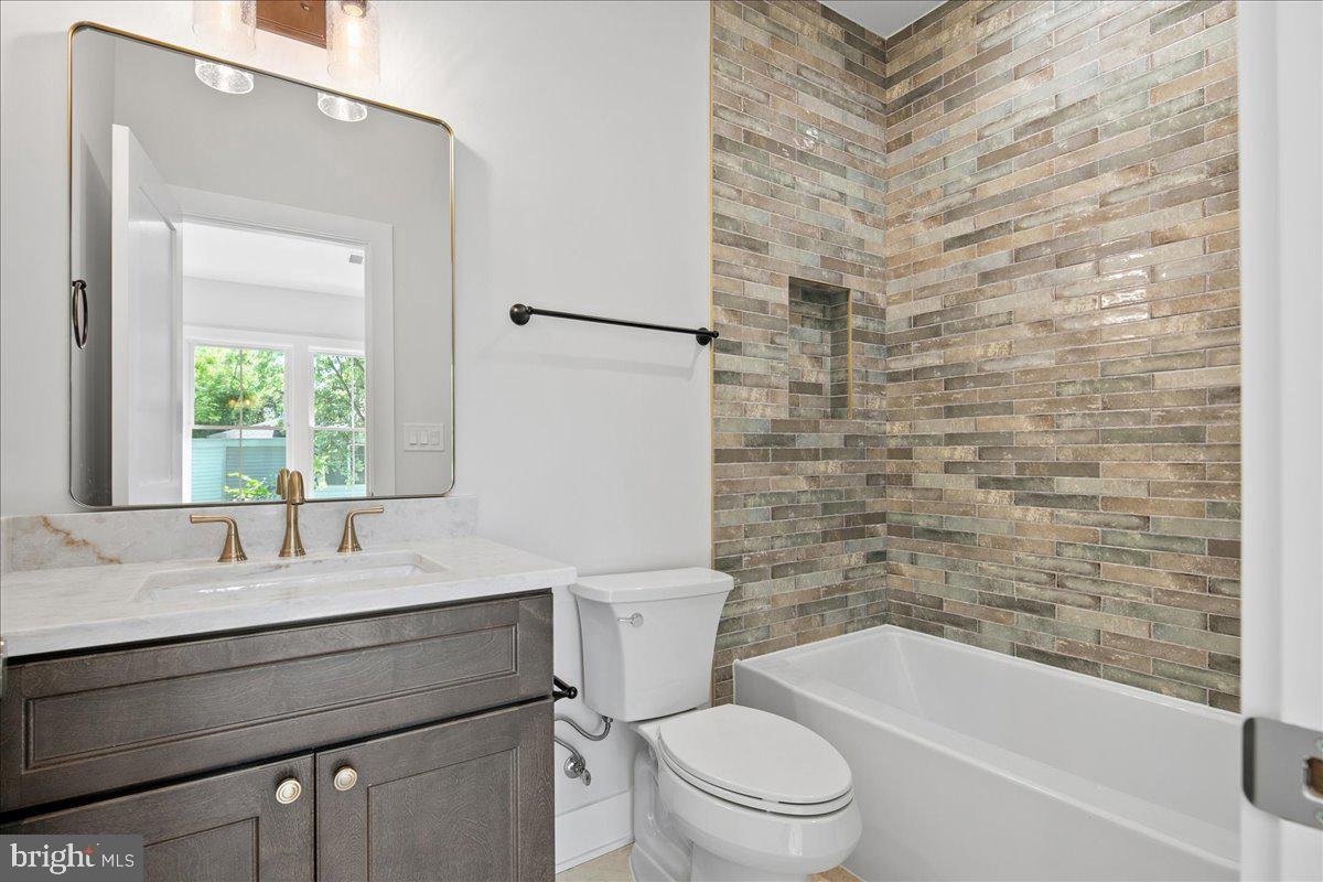 5412 21st St N Property Photo 65