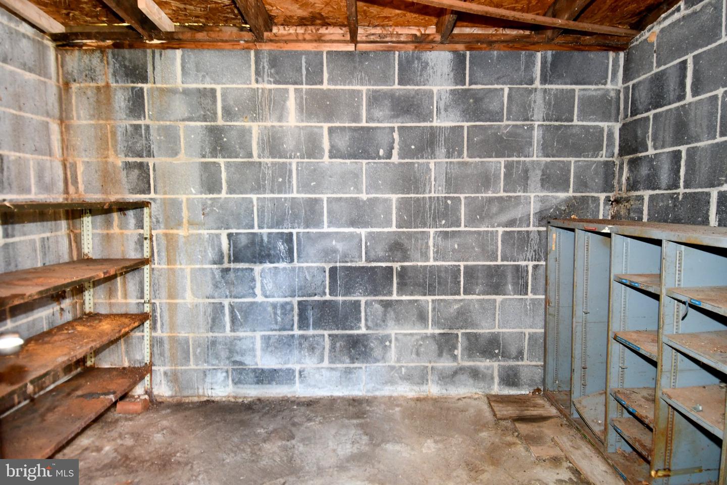 2124 S Oxford St Property Photo 11