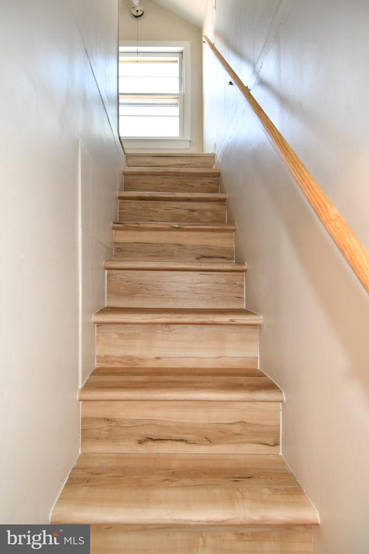 2124 S Oxford St Property Photo 19