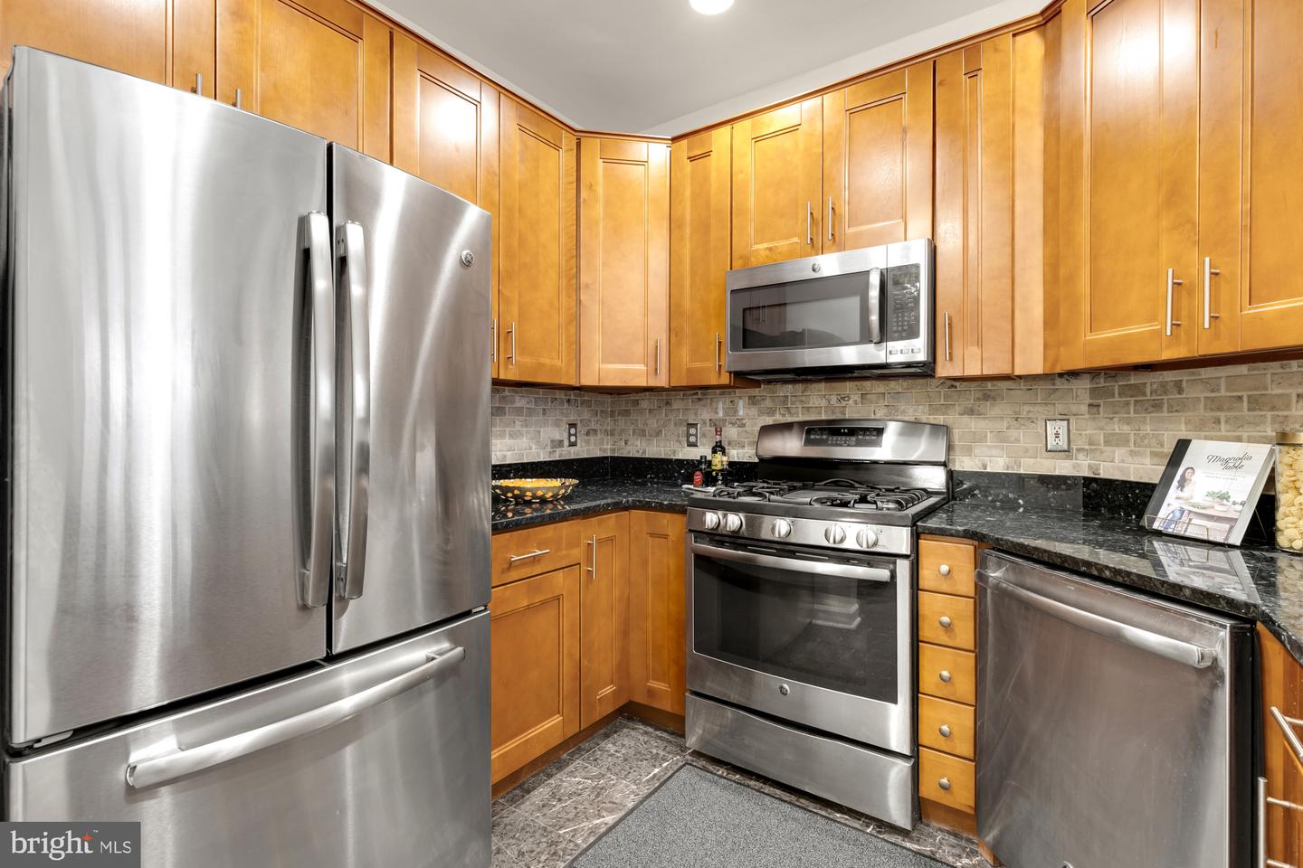 1320 N Wayne St #101 Property Photo 5