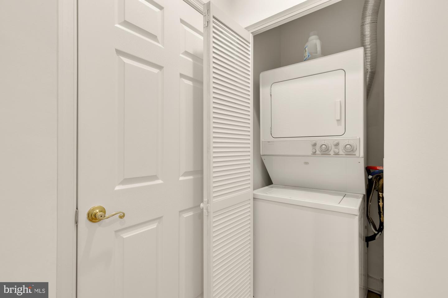 1320 N Wayne St #101 Property Photo 15
