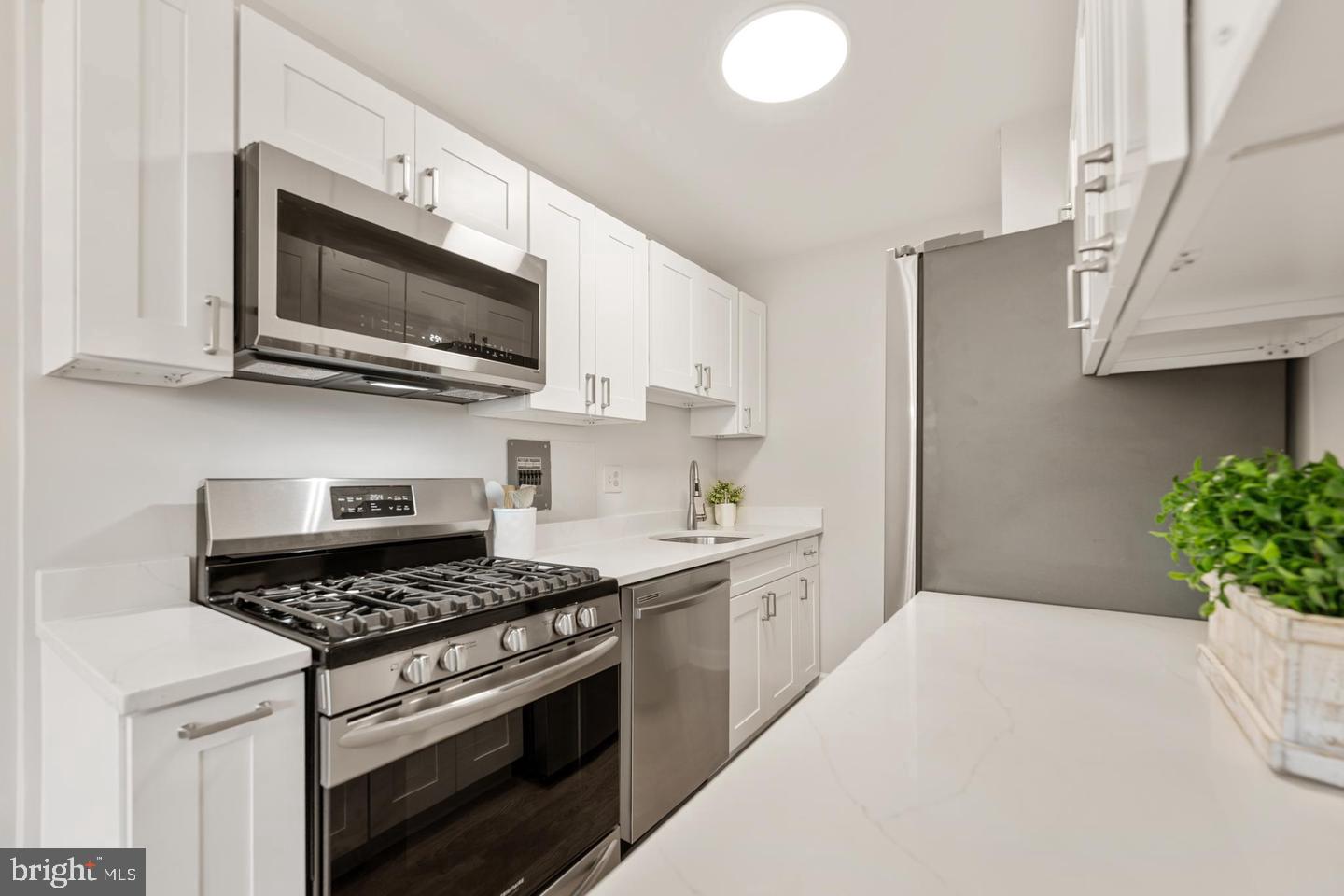 1300 S Arlington Ridge Rd S #314 Property Photo 10
