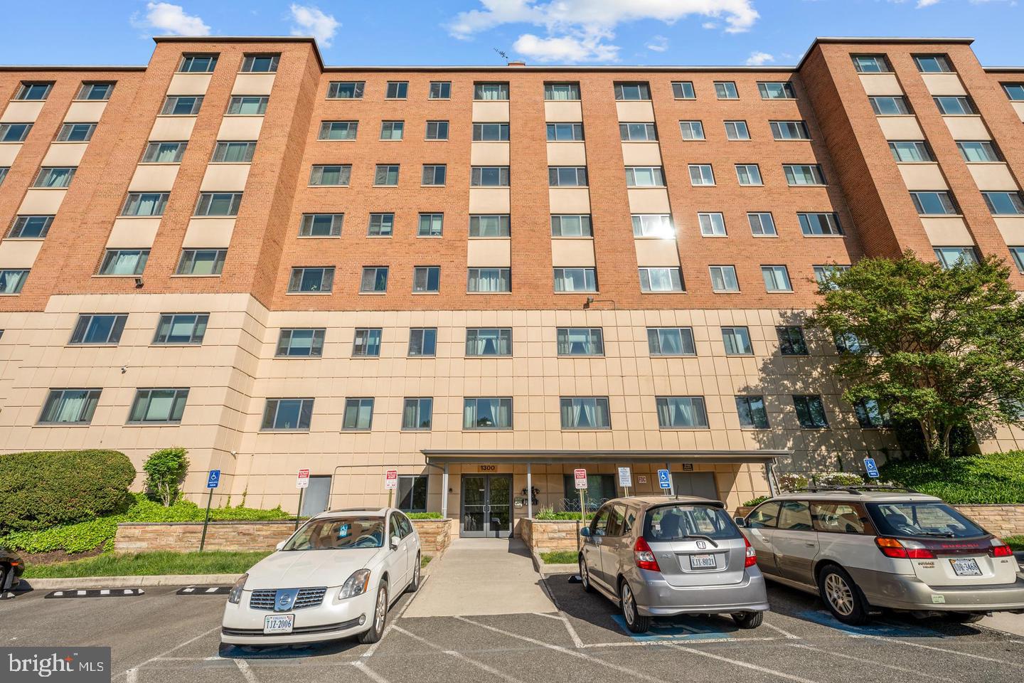 1300 S Arlington Ridge Rd S #314 Property Photo 32