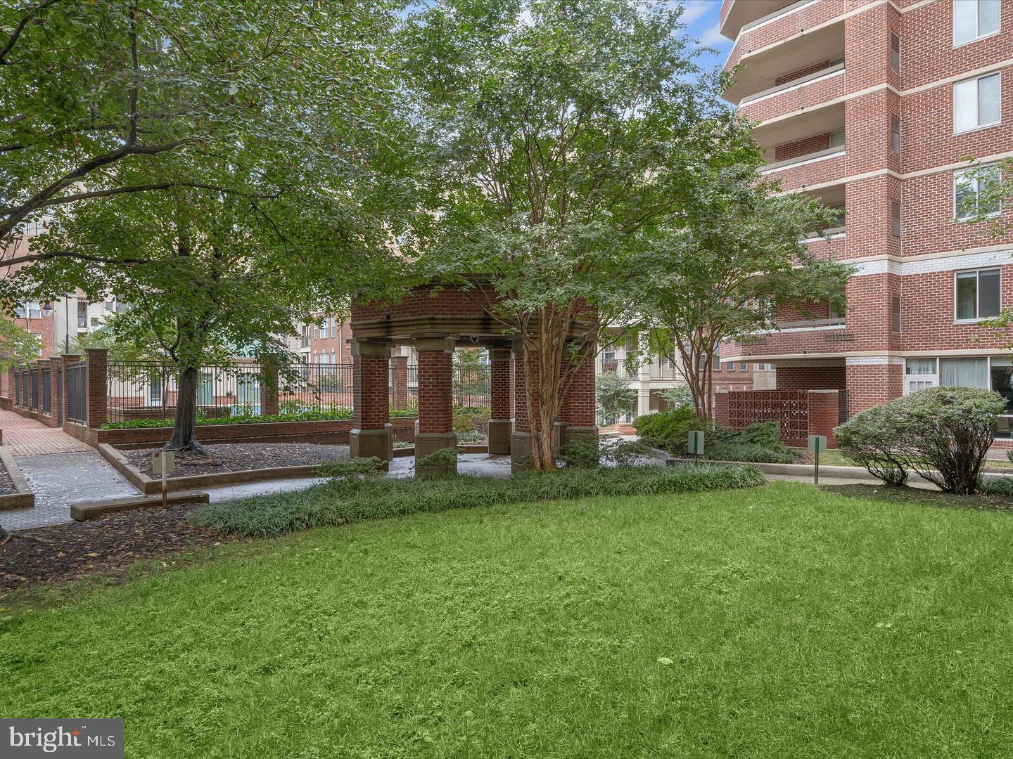 1321 N Adams Ct #106 Property Photo 3