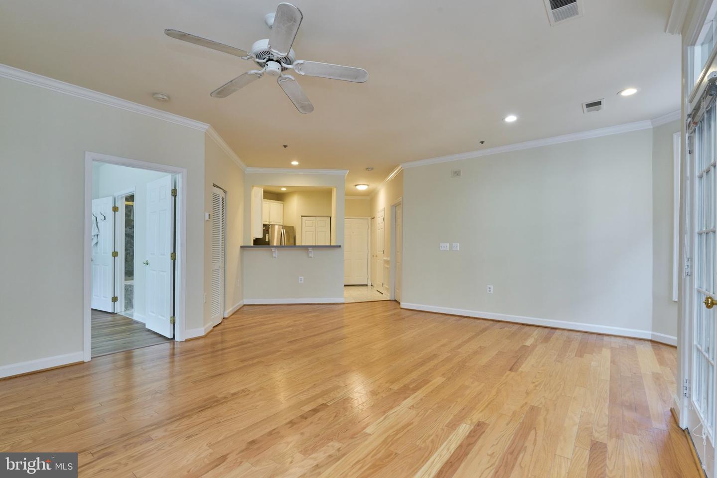 1321 N Adams Ct #106 Property Photo 6