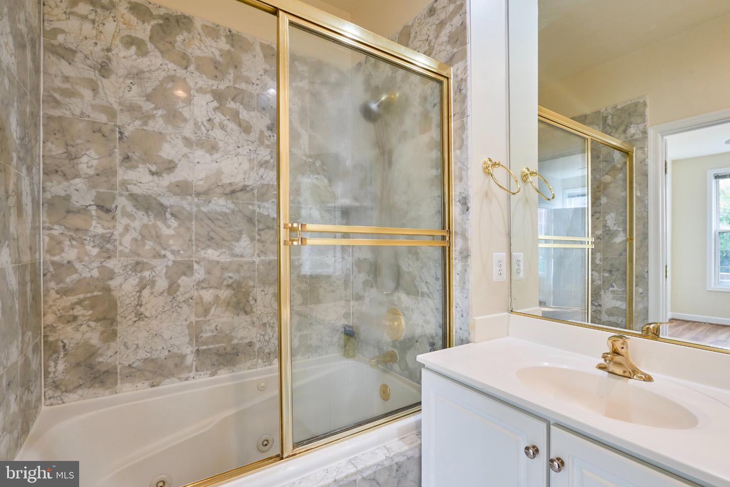1321 N Adams Ct #106 Property Photo 11