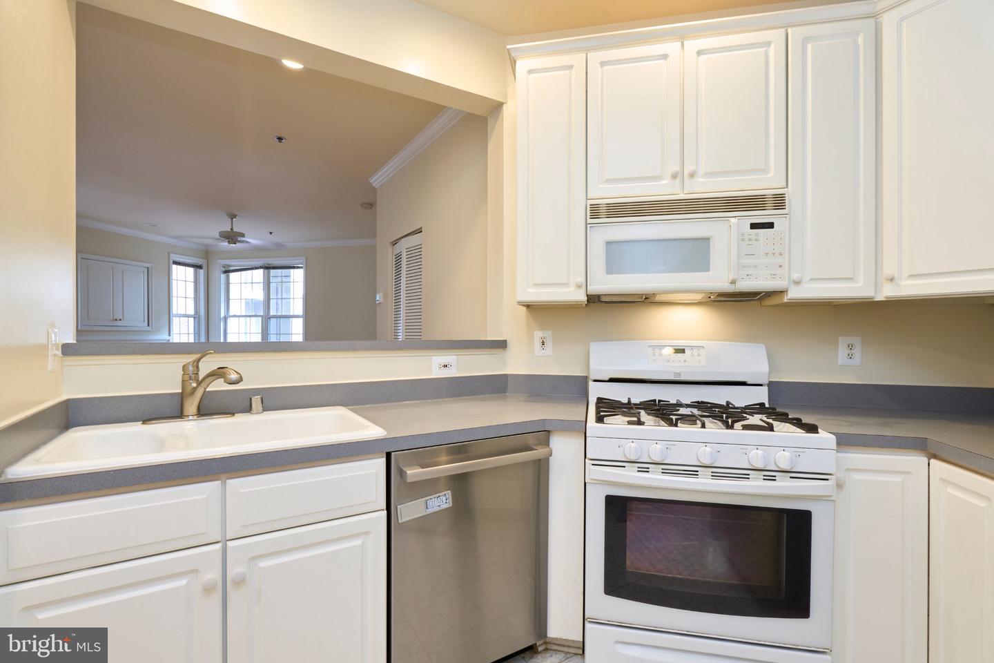 1321 N Adams Ct #106 Property Photo 13