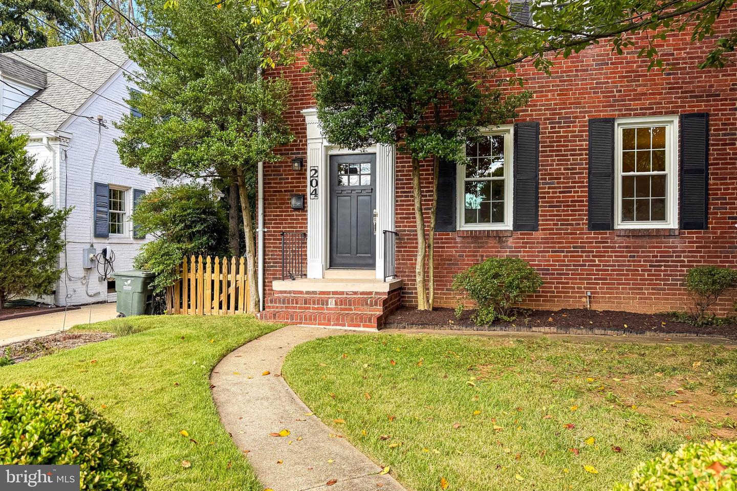 204 S Abingdon St Property Photo 4