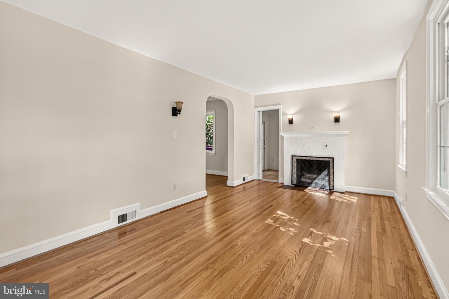 204 S Abingdon St Property Photo 5