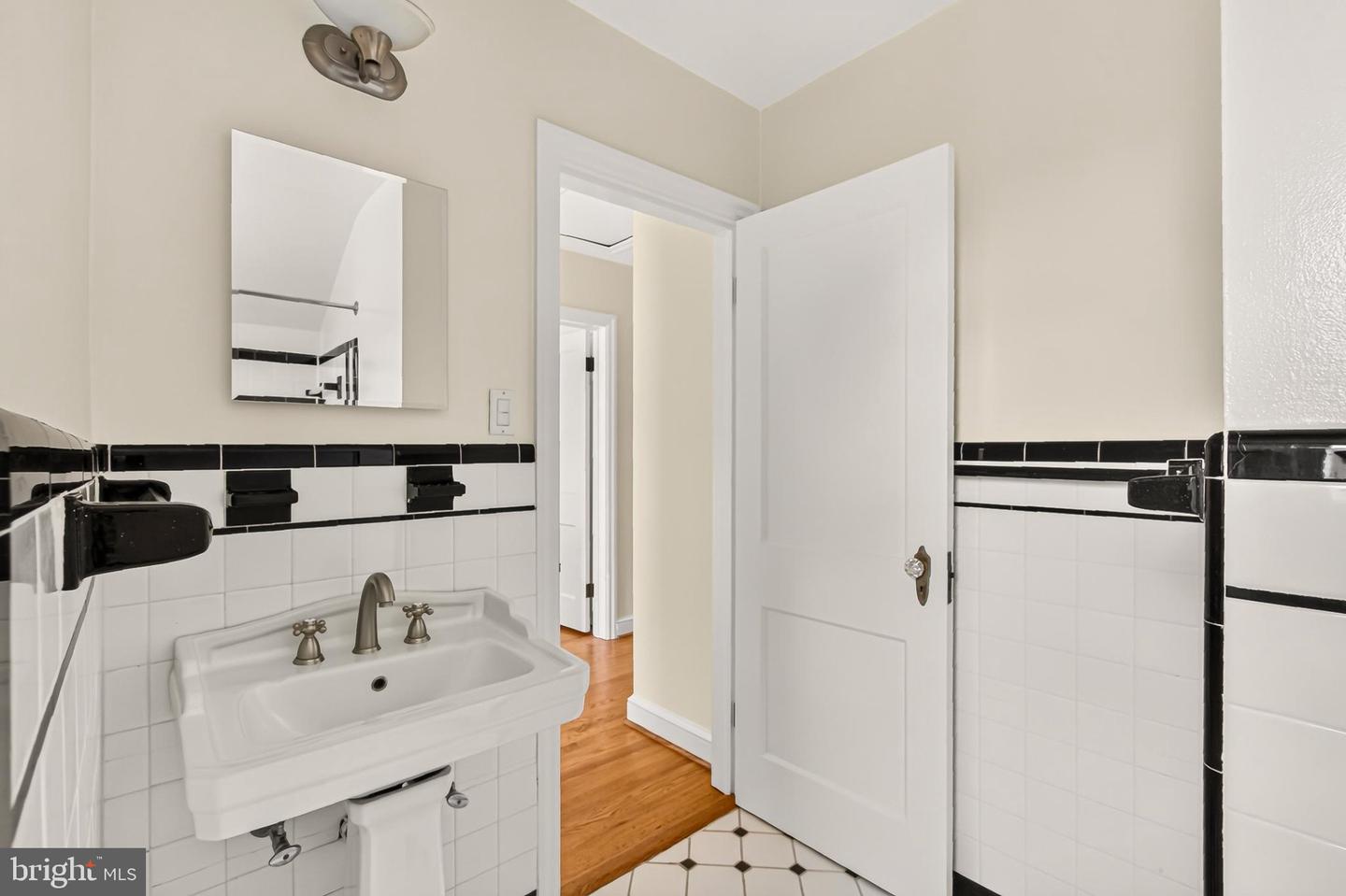 204 S Abingdon St Property Photo 35