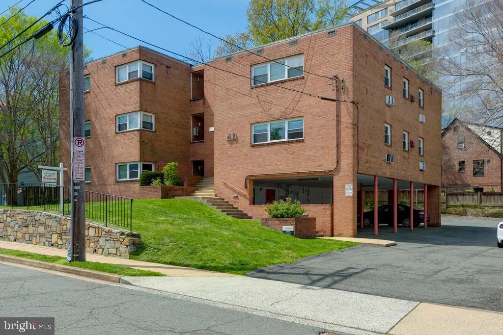 1510 N ROLFE ST #4 Property Photo 1