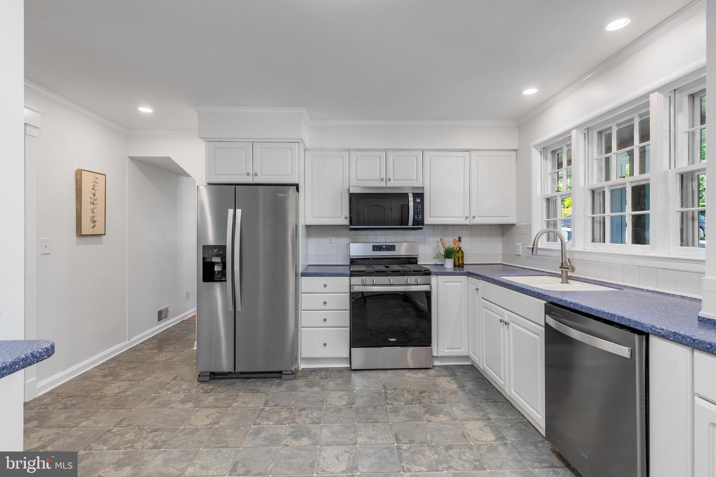 2524 N Ridgeview Rd N Property Photo 14