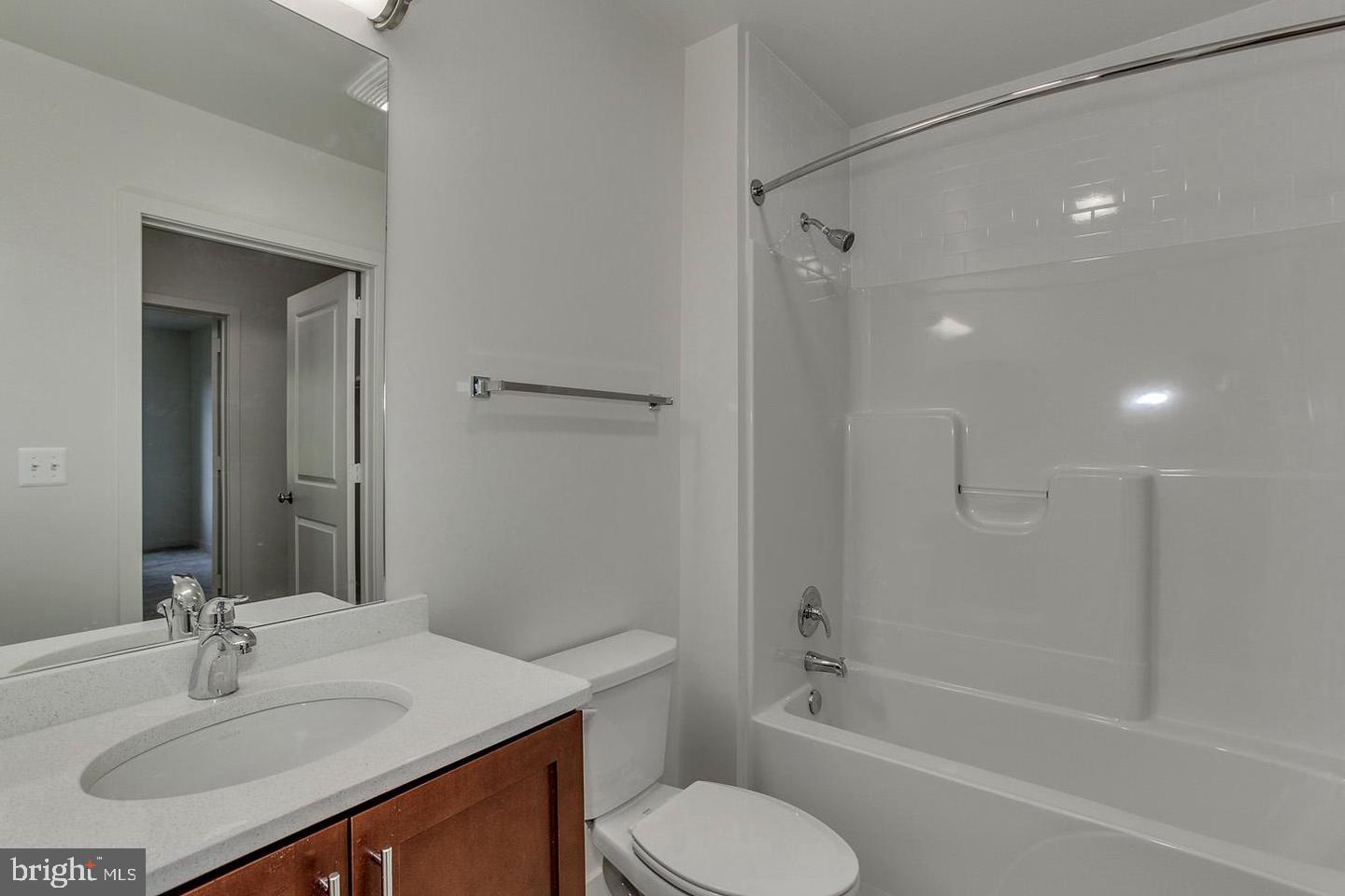 905 N Jackson #403 Property Photo 7