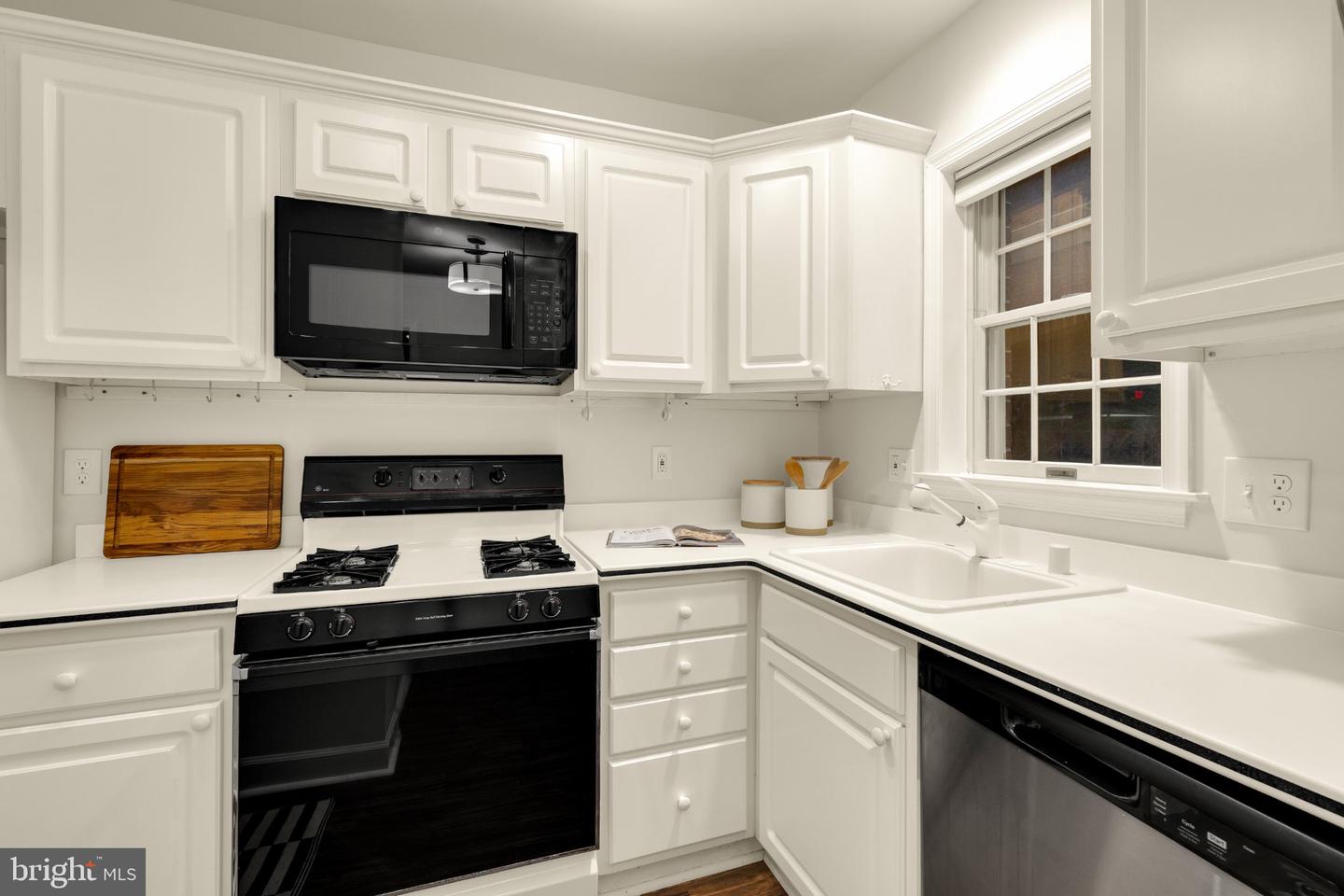 6916 Fairfax Dr #116 Property Photo 18