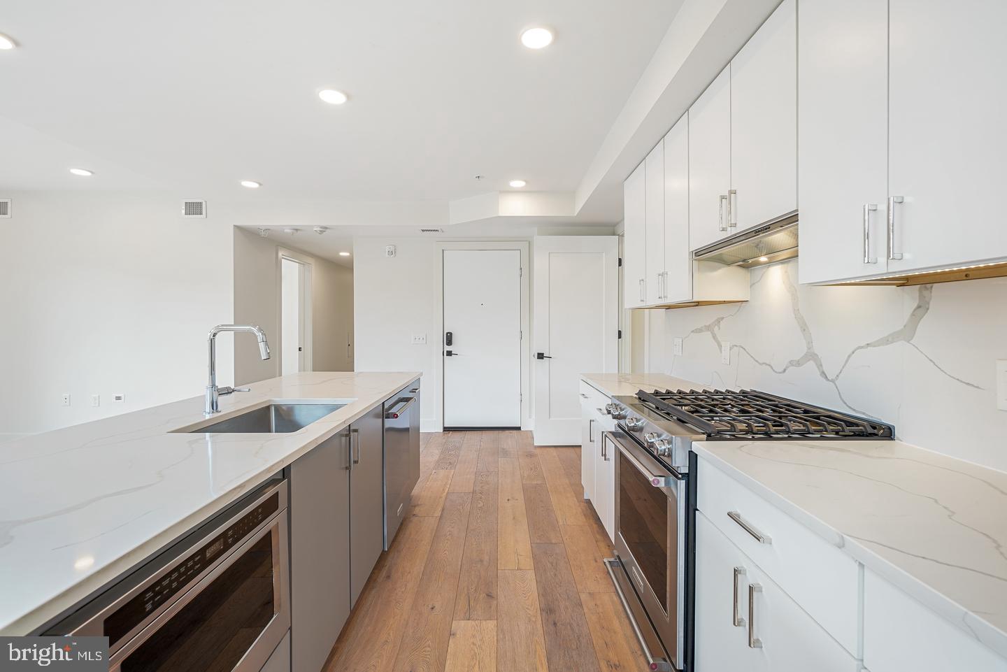 1245 N Pierce St #8 Property Photo 14