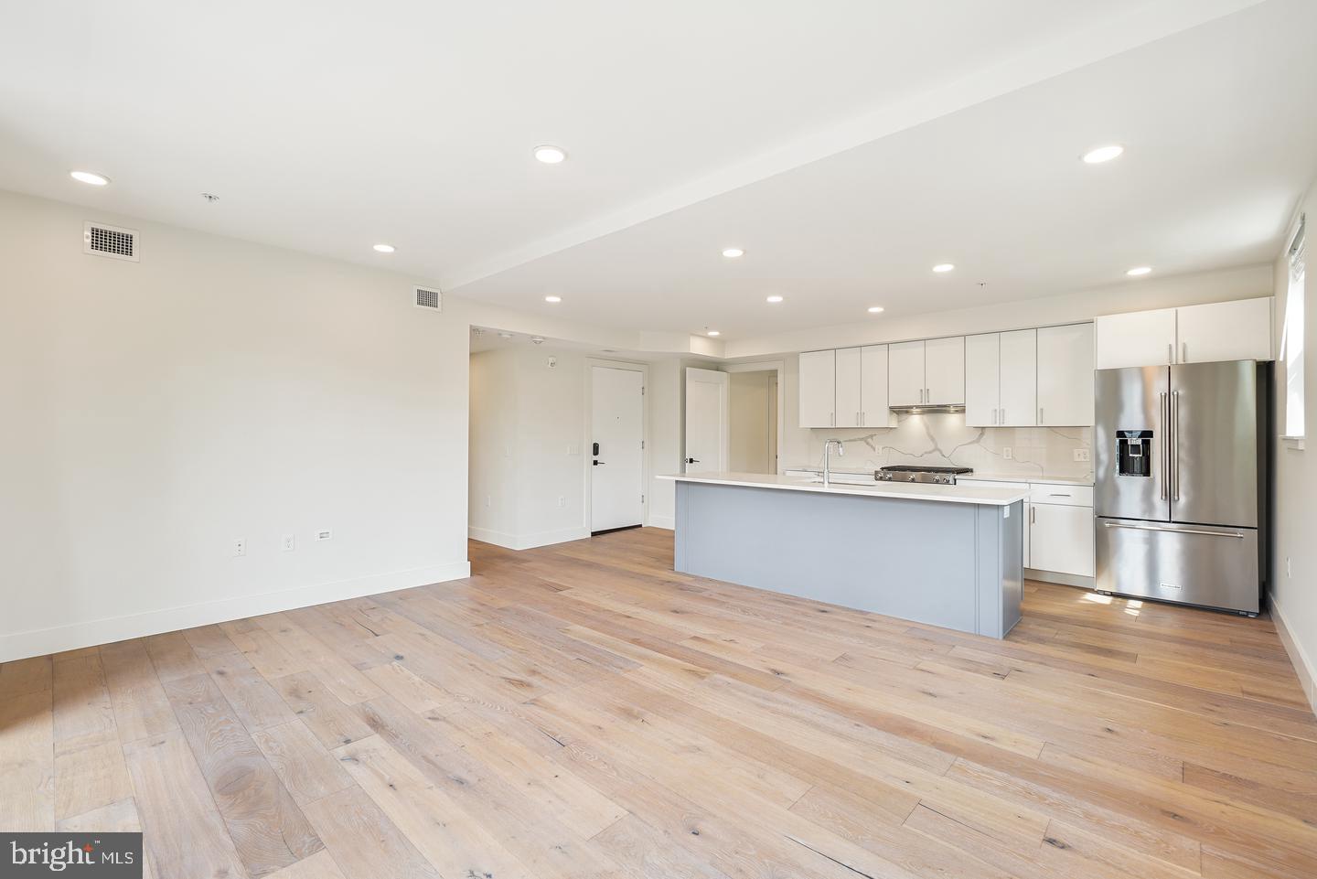 1245 N Pierce St #8 Property Photo 18