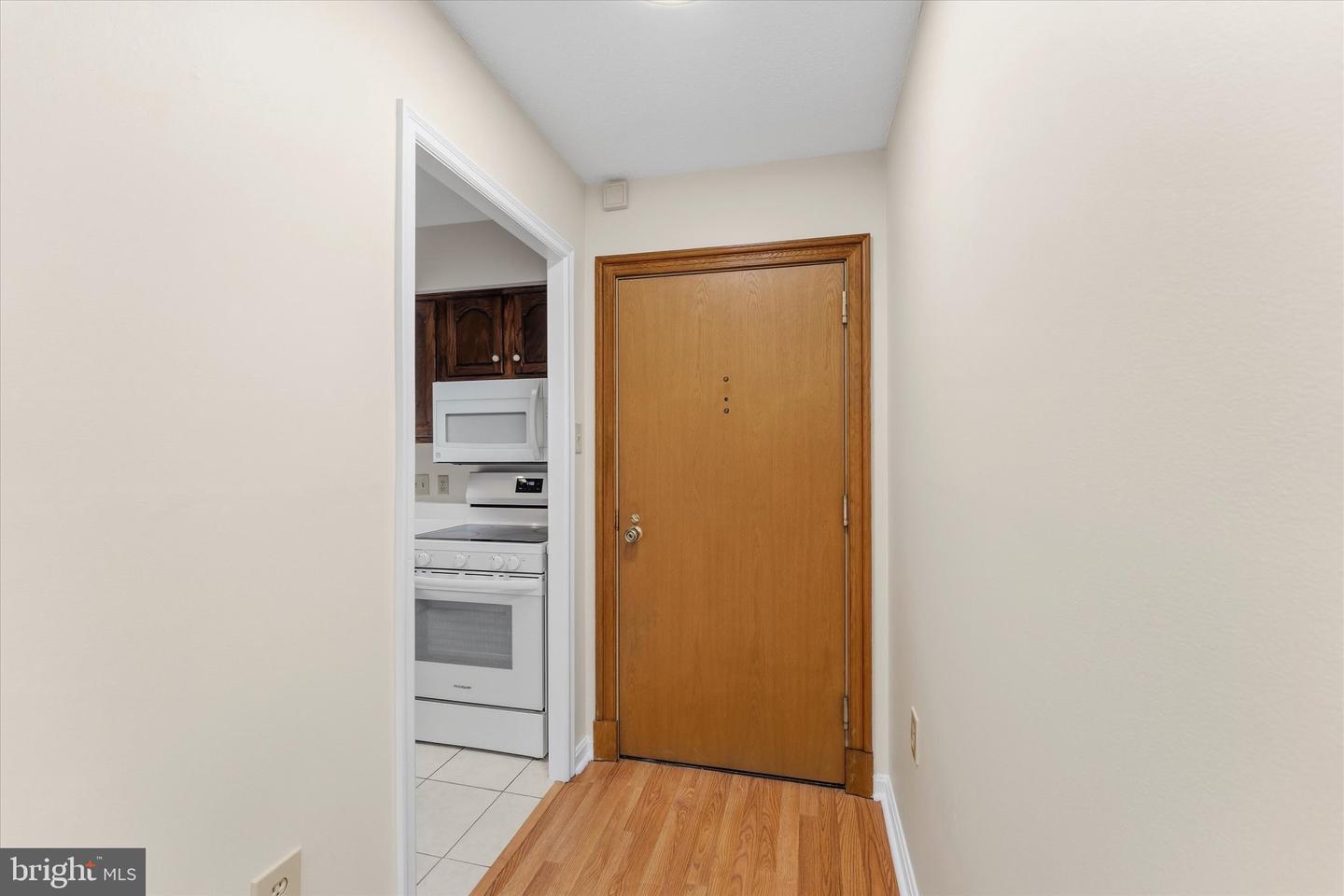 1301 N Courthouse Rd #1216 Property Photo 16