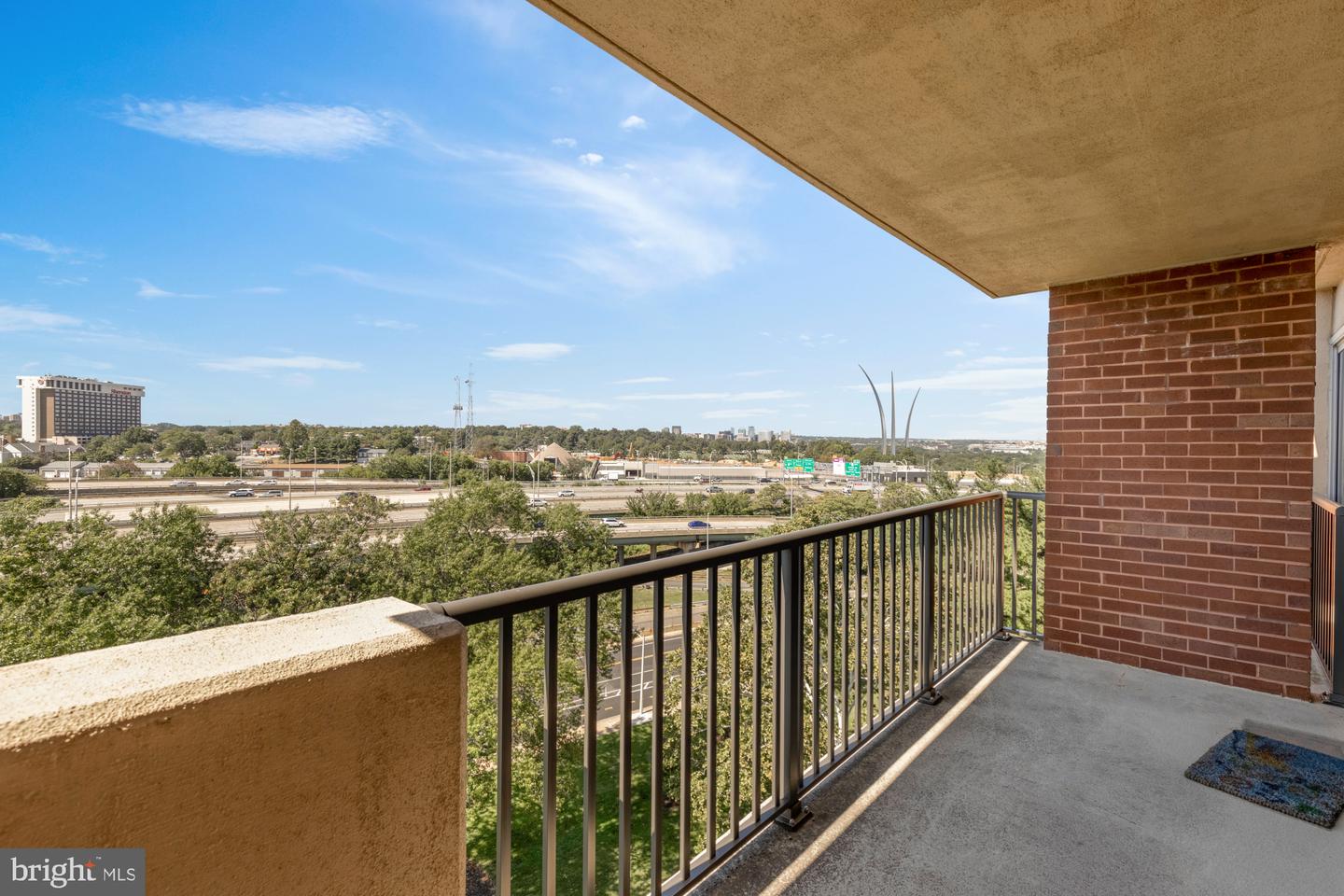 1300 S Army Navy Dr #1007 Property Photo 9