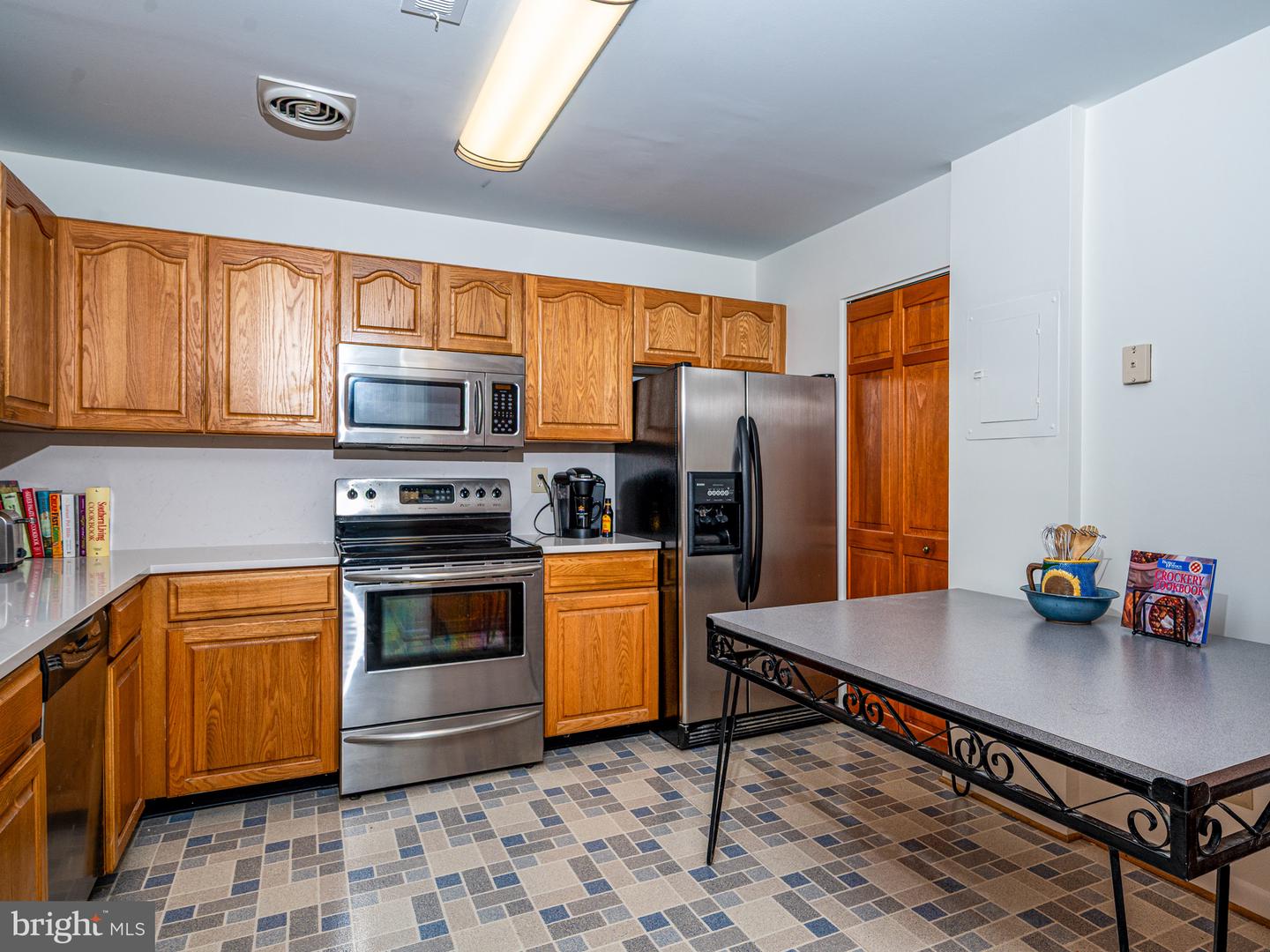 2112 S Quincy St #3e1 Property Photo 14