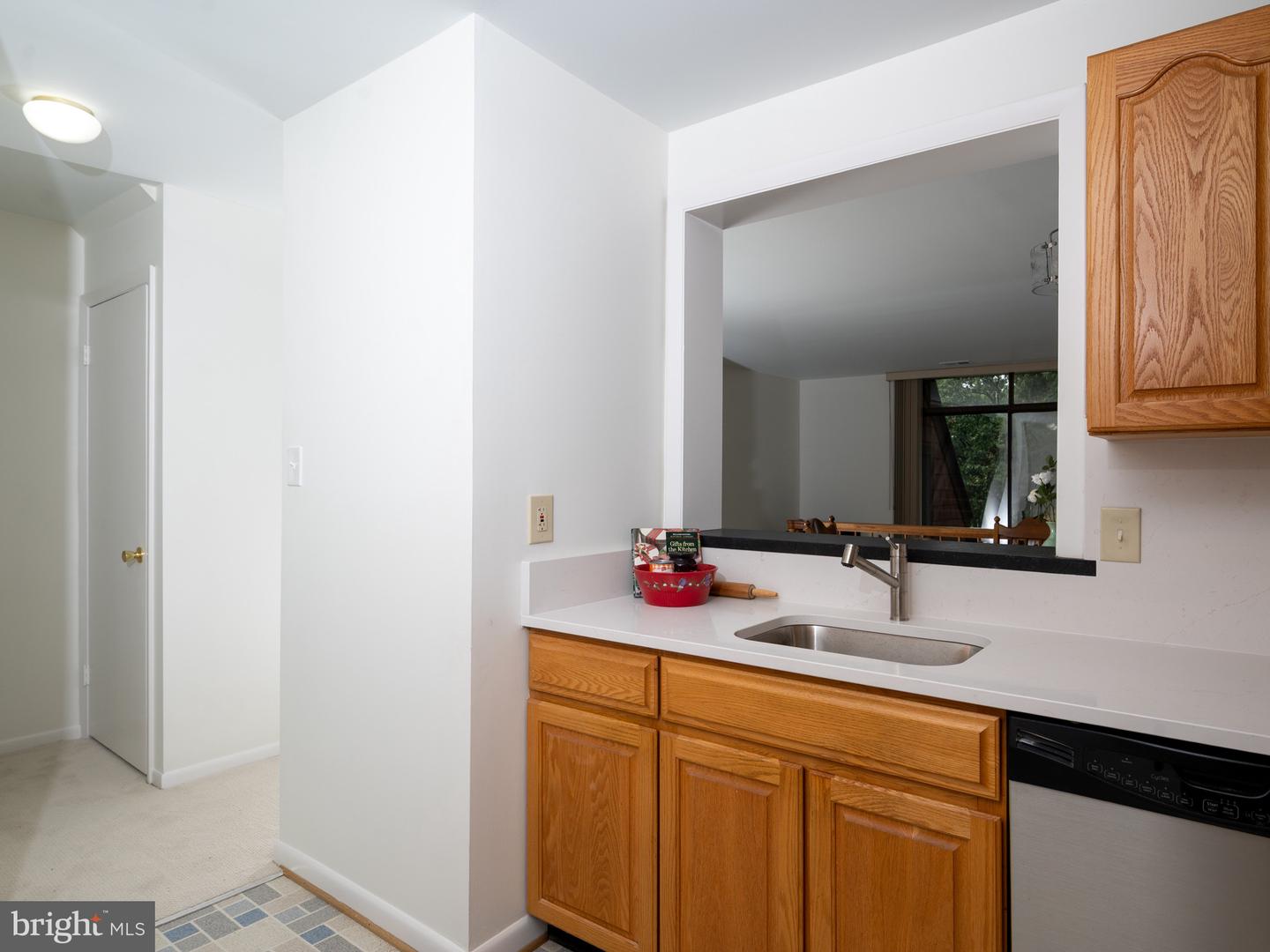 2112 S Quincy St #3e1 Property Photo 17
