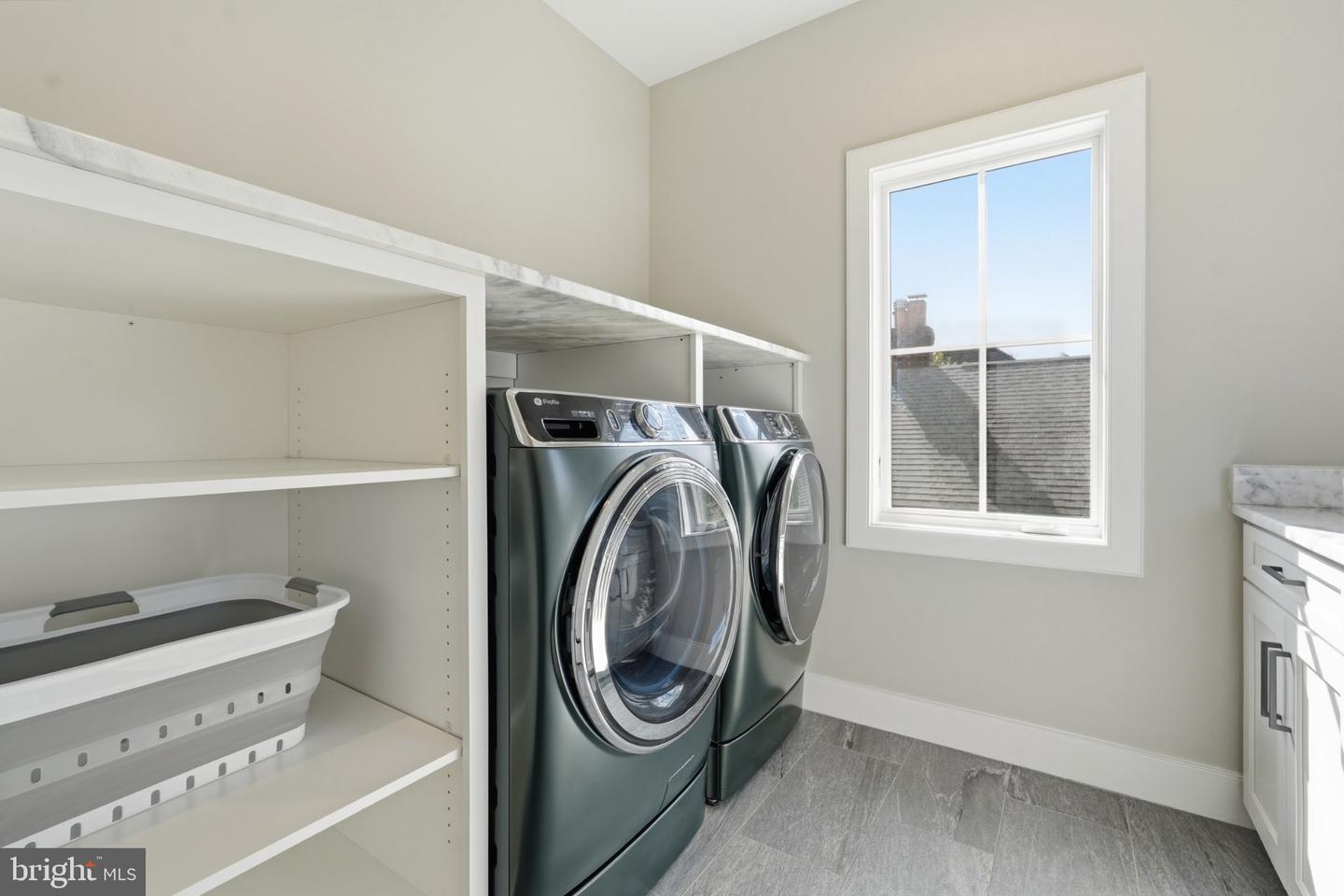 1915 N Van Buren St Property Photo 25