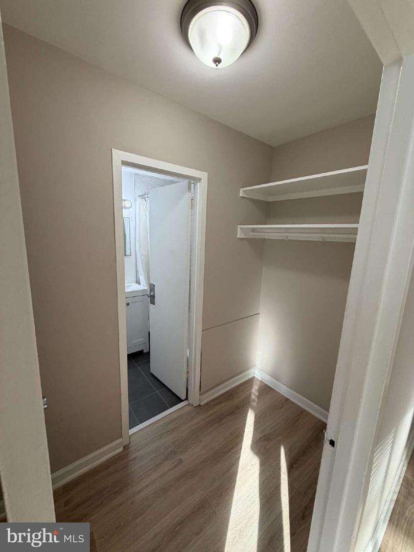 1111 N Arlington Blvd #536 Property Photo 13