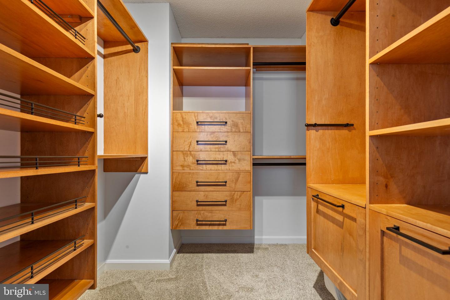 880 N Pollard St #406 Property Photo 13