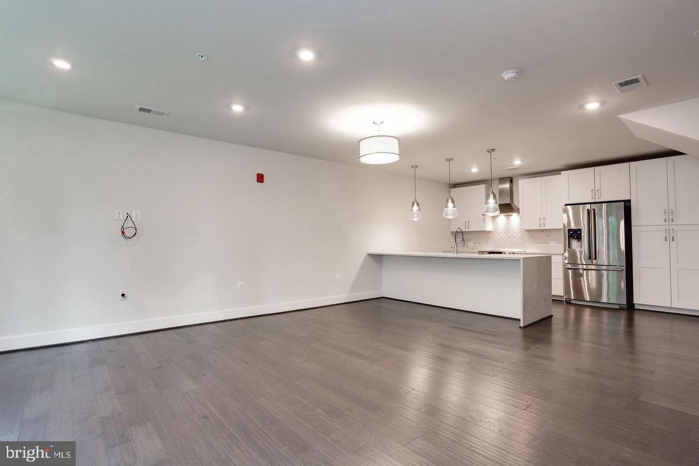 1411 Key Blvd #106 Property Photo 2