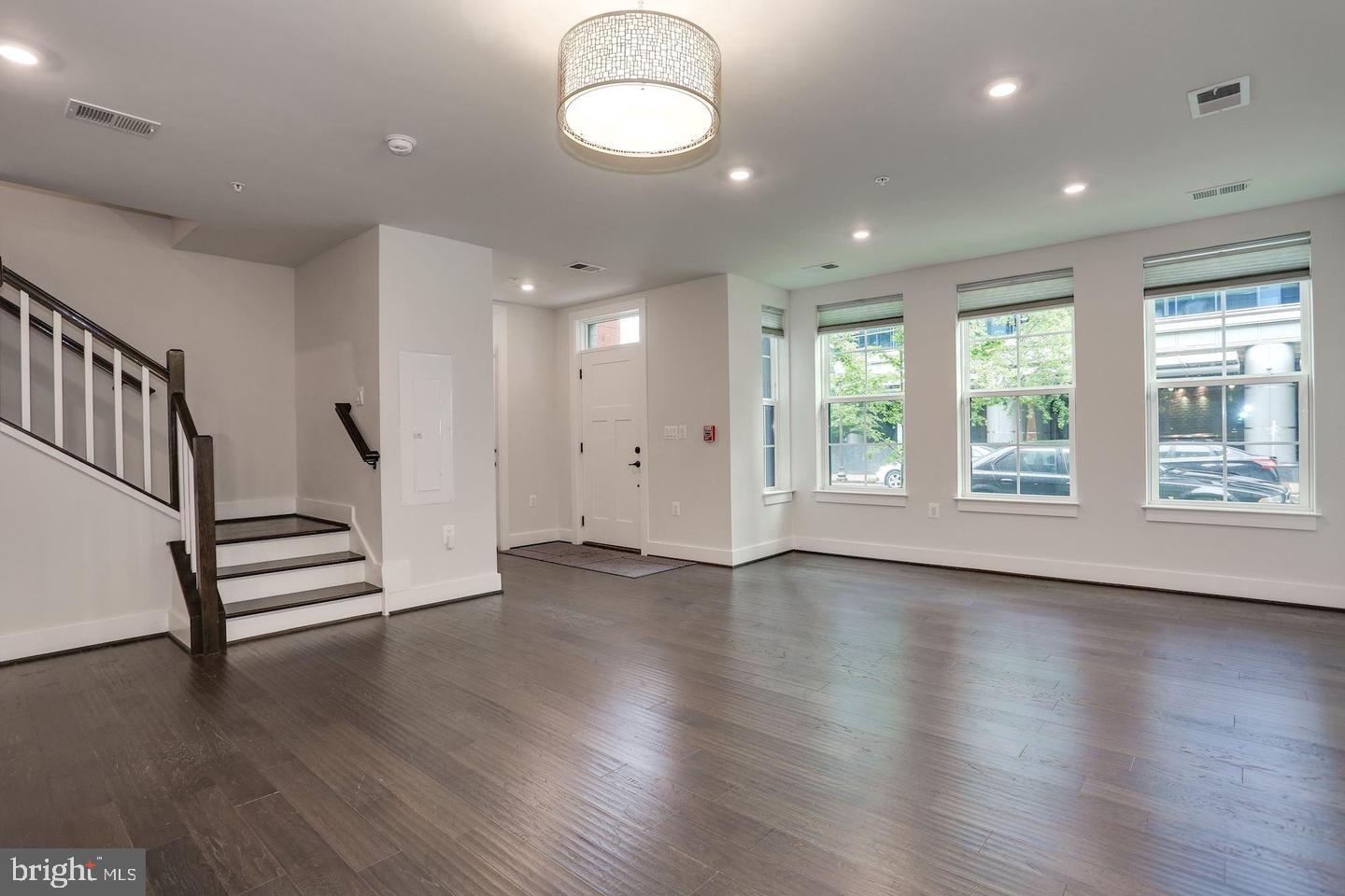 1411 Key Blvd #106 Property Photo 3